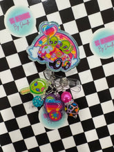 Load image into Gallery viewer, Alien Cloud 90’s Nostalgia Retractable Badge Reel
