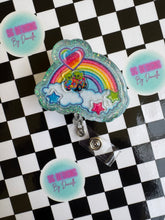 Load image into Gallery viewer, Alien Cloud 90’s Nostalgia Shaker Retractable Badge Reel
